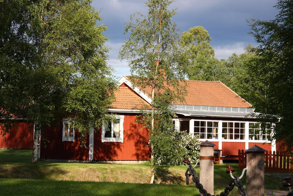 Ratt O Roder Stugby & Konferens Villa Djuras Dış mekan fotoğraf